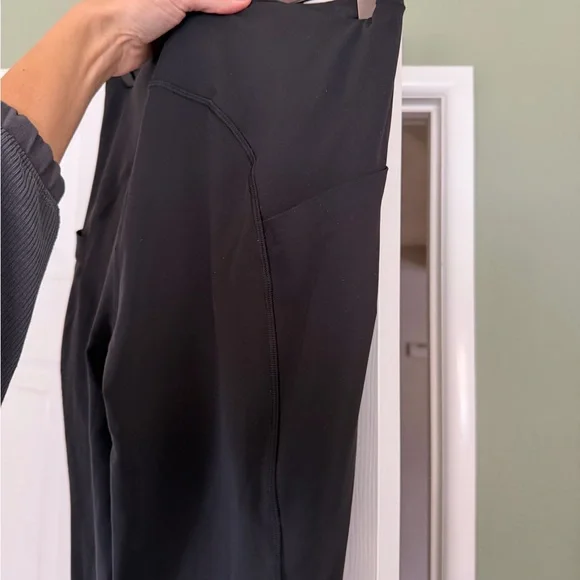 Lululemon Fast and Free Black Legging 28” - Picture 3 of 6